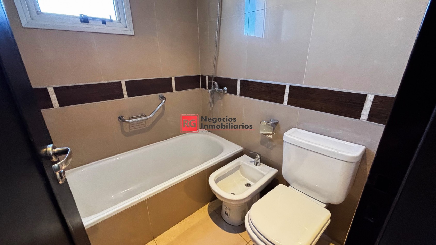 Departamento 2 dormitorios en alquiler - Avenida Sarmiento al 400 