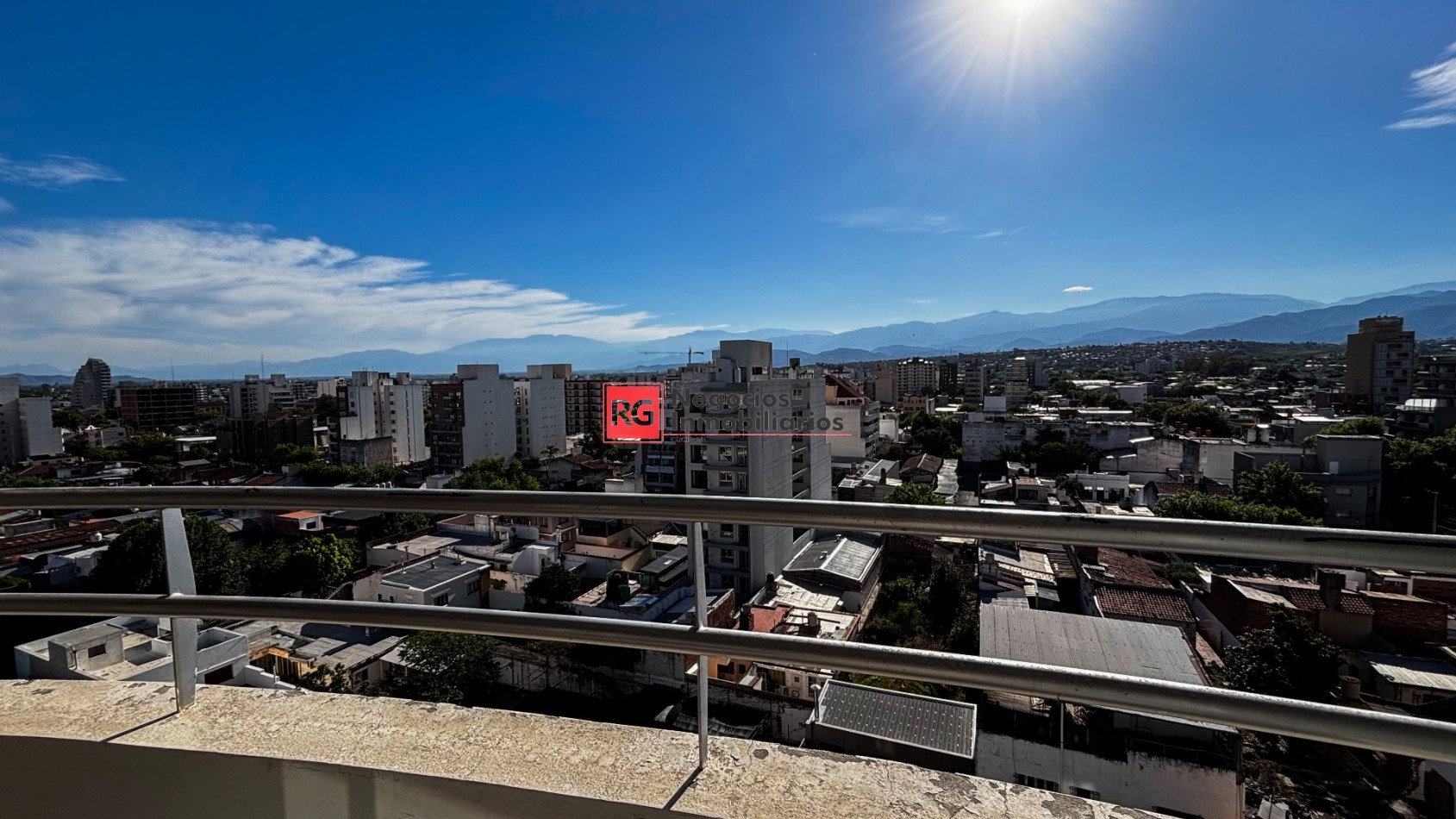 Departamento 2 dormitorios en alquiler - Avenida Sarmiento al 400 
