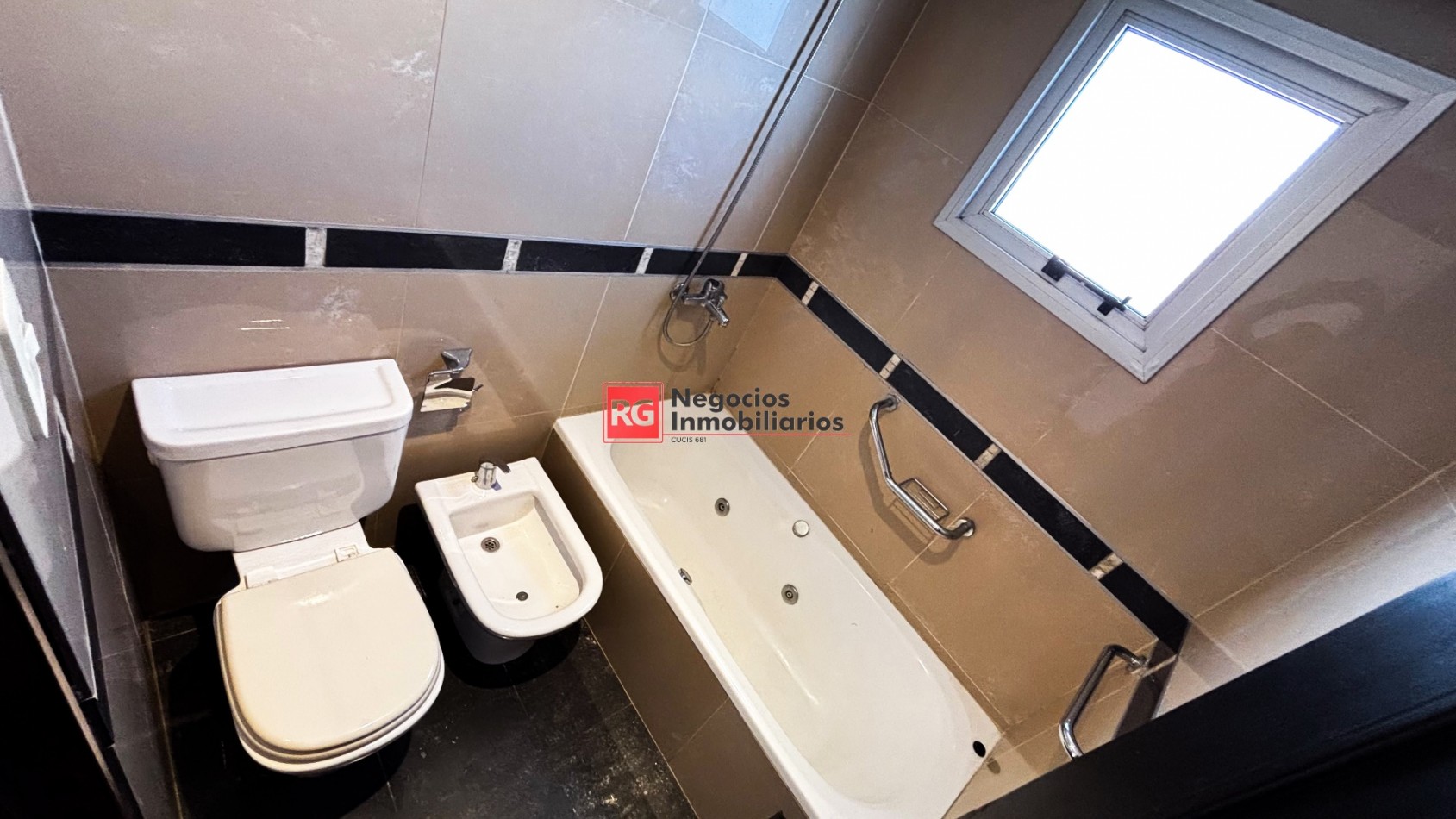 Departamento 2 dormitorios en alquiler - Avenida Sarmiento al 400 