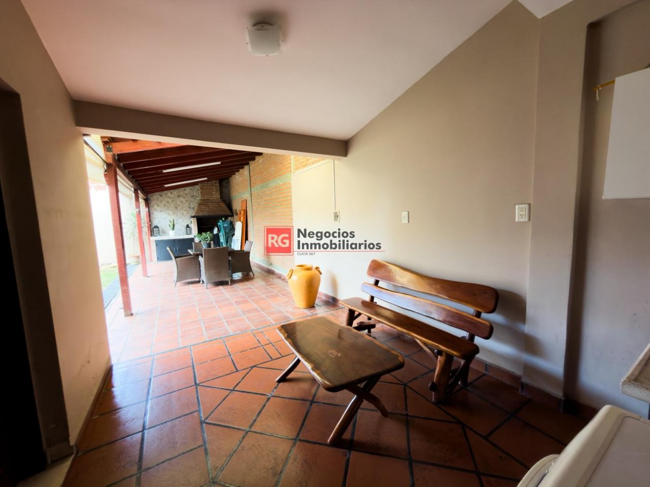EN VENTA CASA BARRIO GRAND BOURG