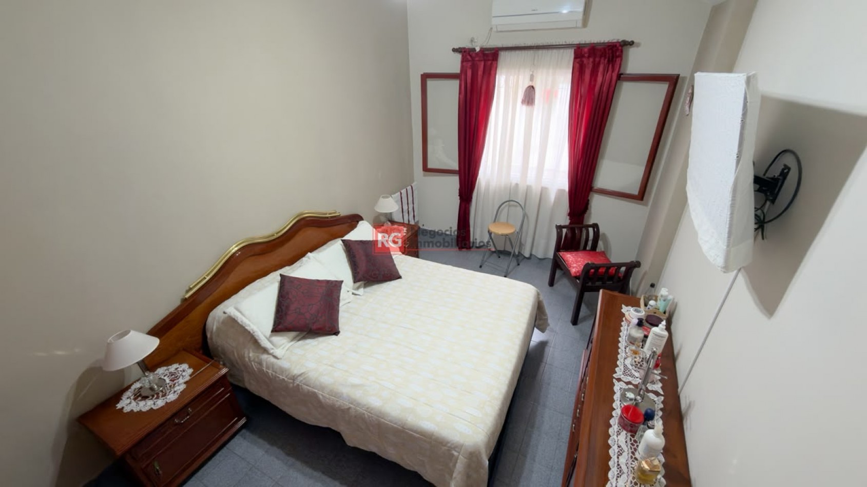 EN VENTA CASA BARRIO SAN CARLOS 