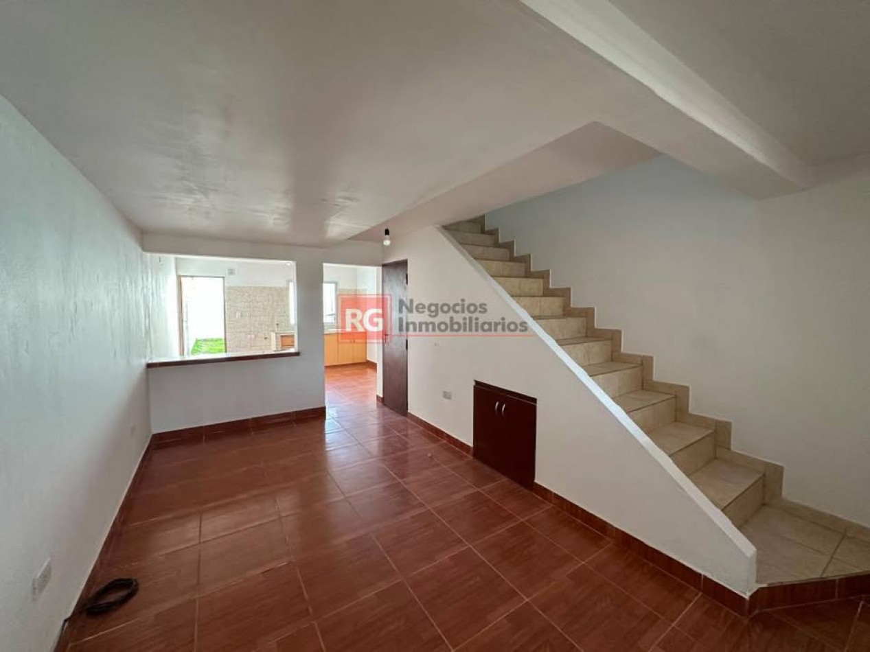 DUPLEX EN BARRIO TIMOTEO - ZONA SUR