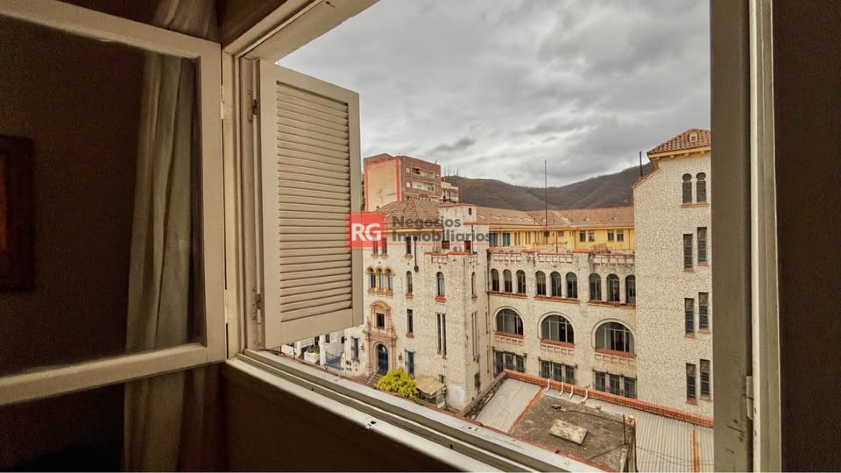 DEPARTAMENTO EN DEAN FUNES AL 115
