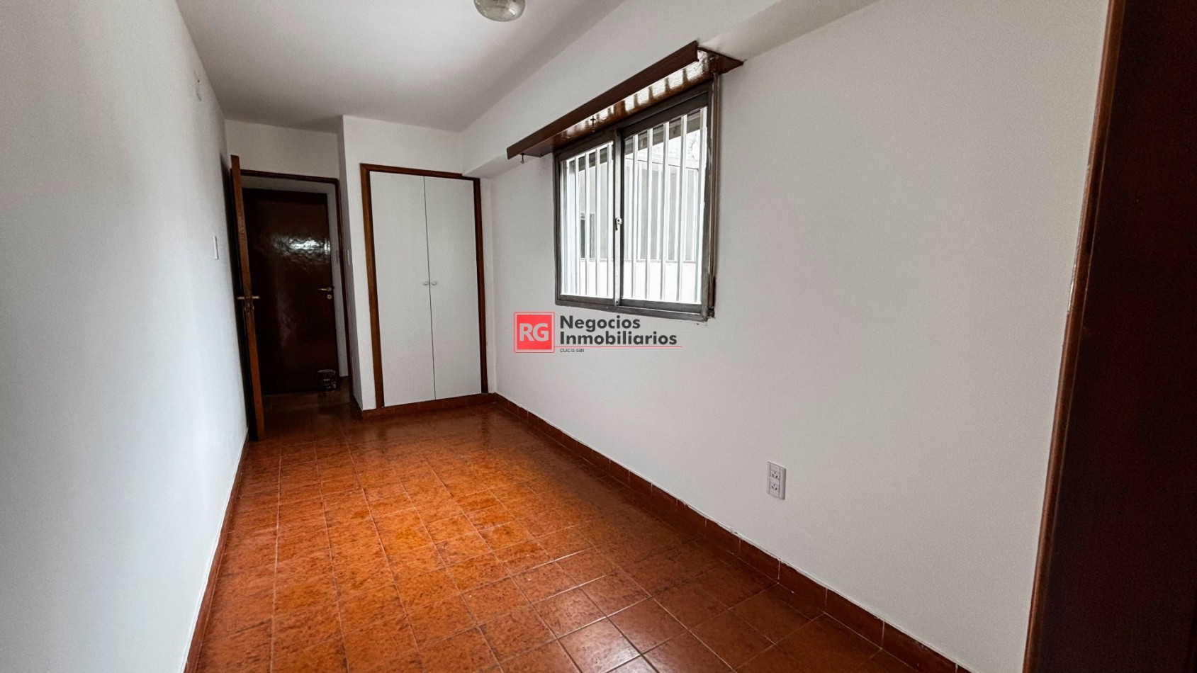 EN ALQUILER - Semipiso sobre Avenida Jujuy al 300