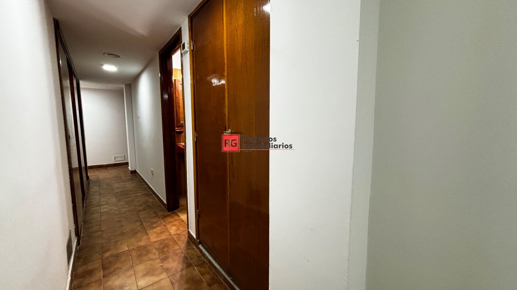 EN ALQUILER - Semipiso sobre Avenida Jujuy al 300