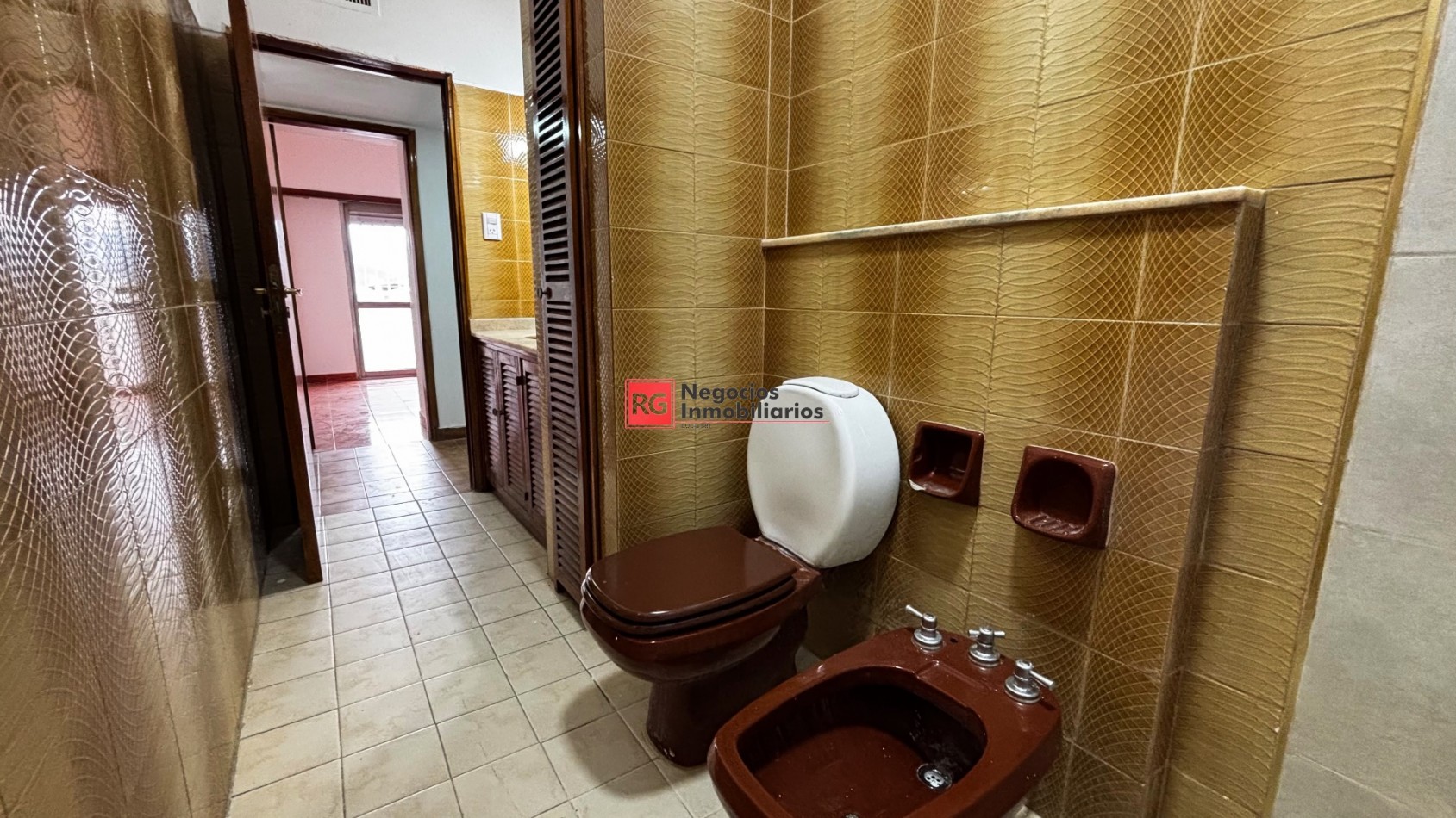 EN ALQUILER - Semipiso sobre Avenida Jujuy al 300