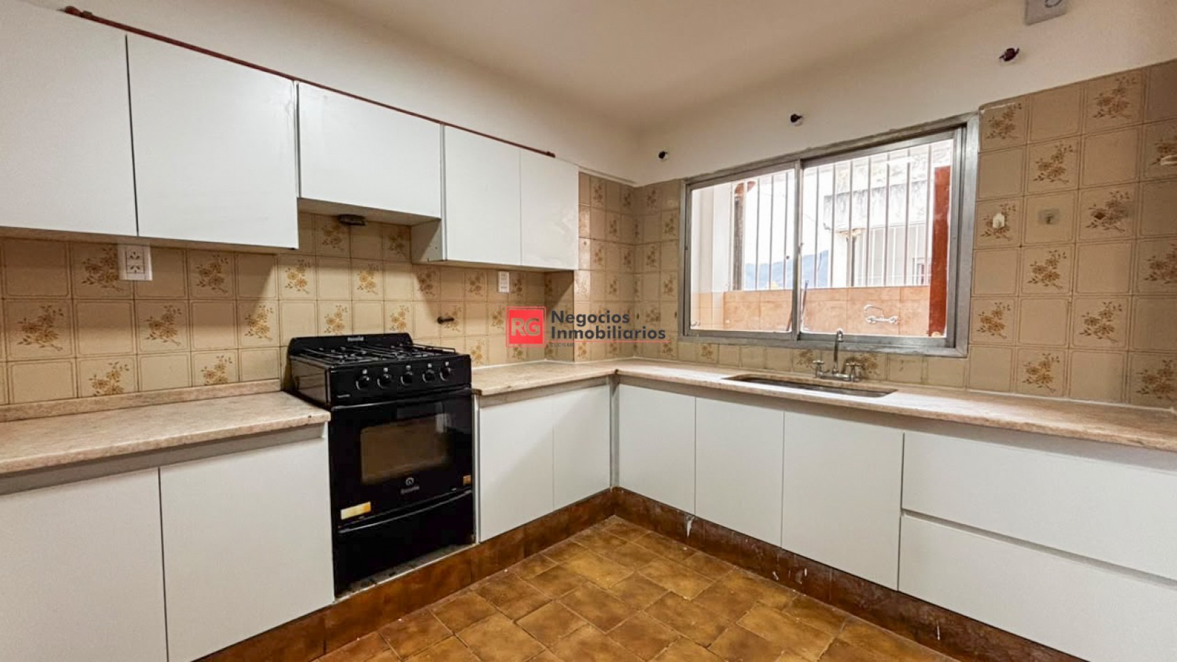 EN VENTA - Semipiso sobre Avenida Jujuy al 300