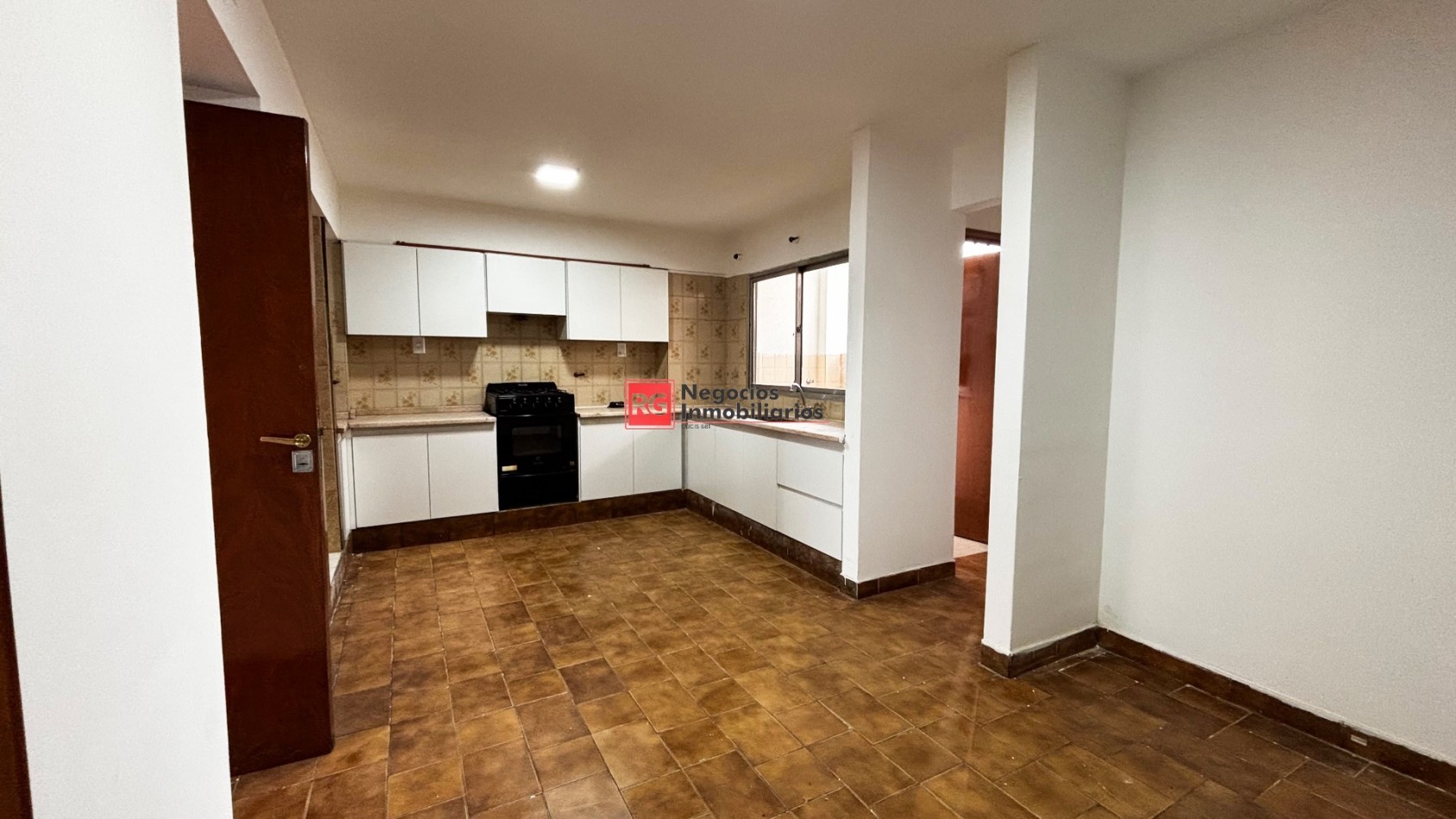 EN VENTA - Semipiso sobre Avenida Jujuy al 300