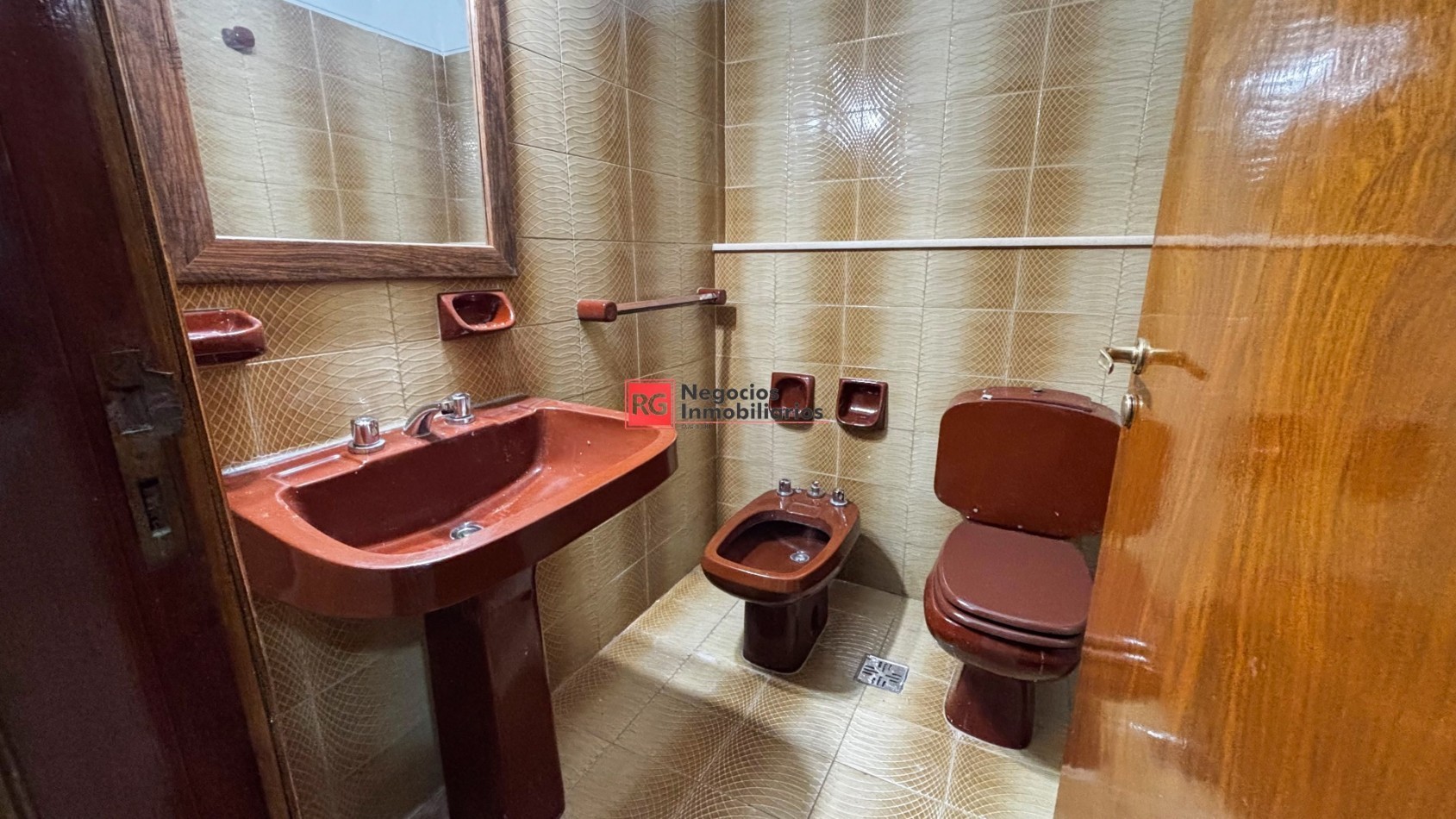 EN VENTA - Semipiso sobre Avenida Jujuy al 300
