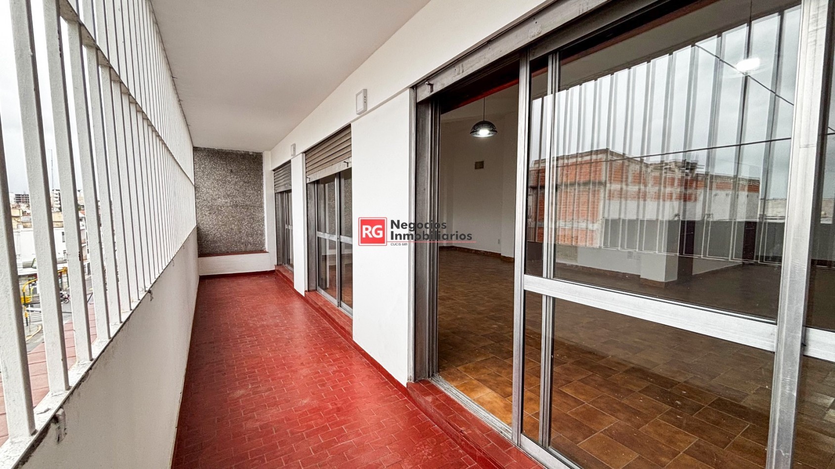 EN VENTA - Semipiso sobre Avenida Jujuy al 300